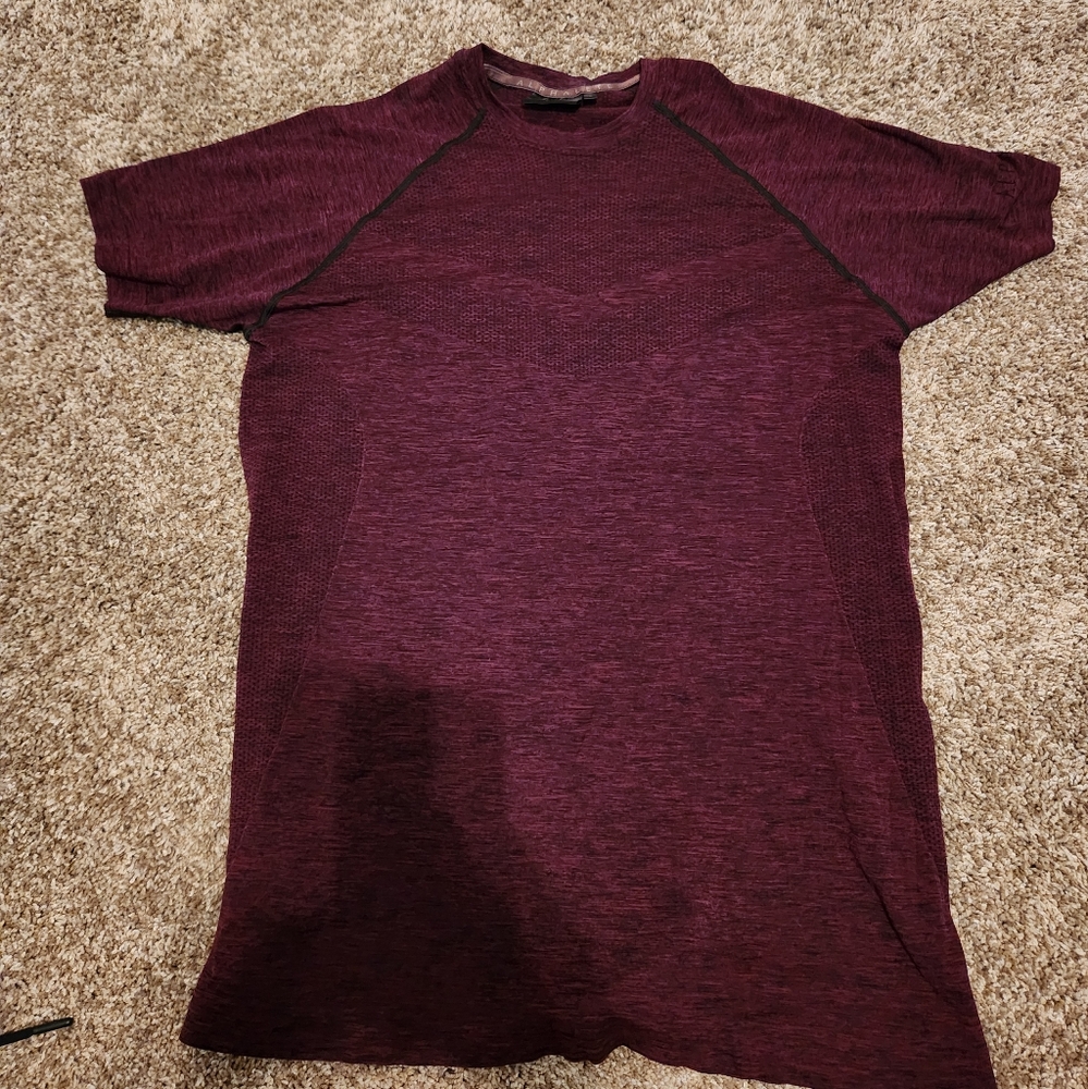 Alphalete shirt